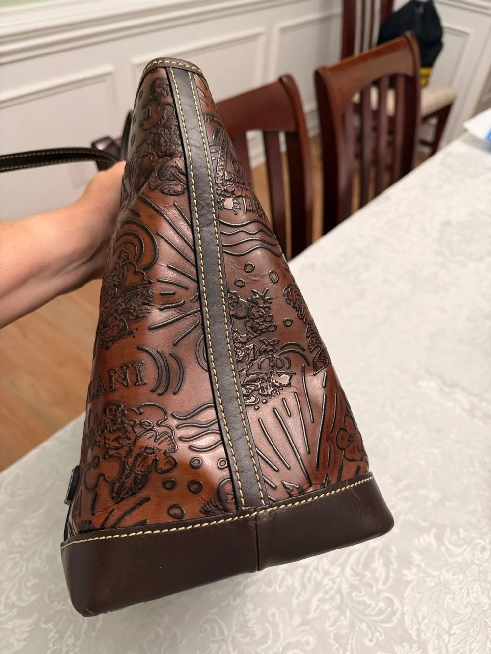 Disney Dooney and Bourke Aulani Large Tote